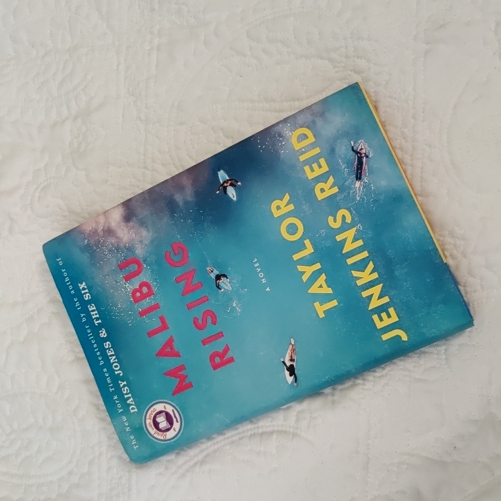 Malibu Rising book Taylor Jenkins Reid